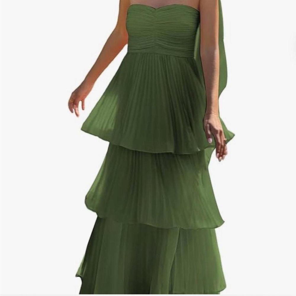 Elegant Green Strapless Tiered Dress